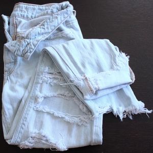 AEO Distressed Tomgirl Jean
